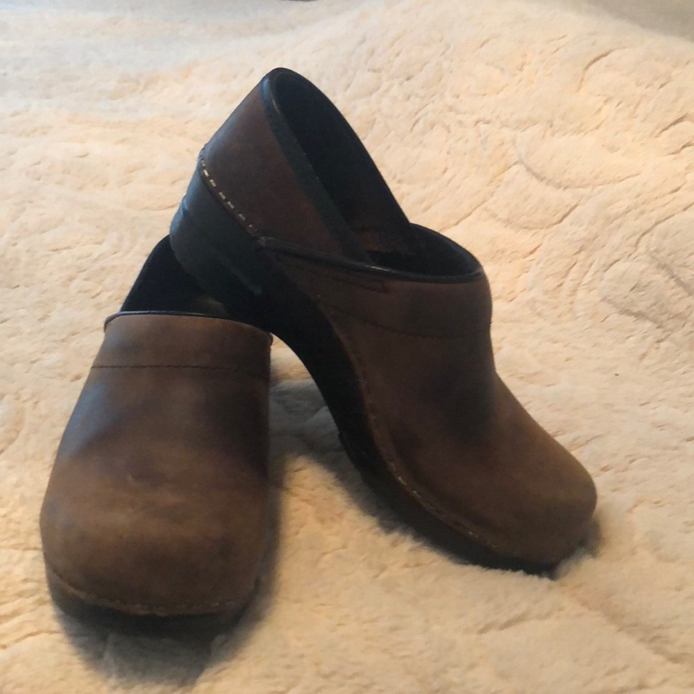 Brown dansko clogs size 37